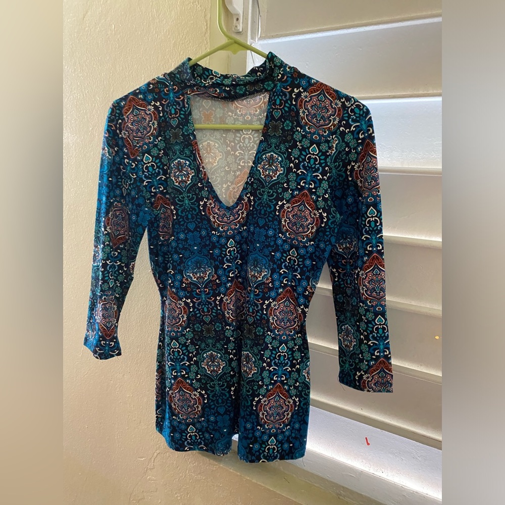Blue floral top